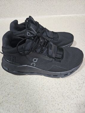 On Running Running Women's 6.5 Cloudstratus Athletic Shoes - Black